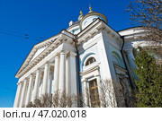Церковь Мартина Исповедника (Вознесения Господня) в Алексеевской новой слободе (Мартина исповедника, папы Римского). Солнечный день. Ранняя весна. Москва. Редакционное фото, фотограф E. O. / Фотобанк Лори