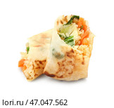 Вкусные жареные рулетики на белом фоне. Стоковое фото, фотограф Pixel_shot / Фотобанк Лори