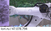 Robotic arms demonstrate the beauty of nature. (2023 год). Редакционное видео, видеограф Андрей Шалари / Фотобанк Лори