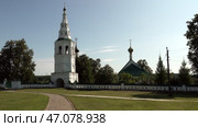 Старинная русская деревня Кидекша. Православная церковь Бориса и Глеба. Июль. Ancient Russian village Kideksha. Orthodox Church of Boris and Gleb. July. Стоковое видео, видеограф Горшков Александр / Фотобанк Лори