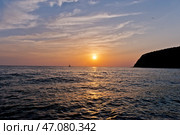 Черное море,     осень,    закат солнца, вечер, Краснодарский , Туапсинский      , Михайловская     бухта (2022 год). Стоковое фото, фотограф Александр Циликин / Фотобанк Лори