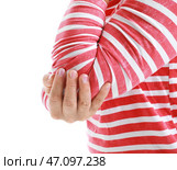 Зрелая женщина страдает от боли в локте на белом фоне, близком расстоянии. Стоковое фото, фотограф Pixel_shot / Фотобанк Лори