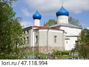 Церковь Георгия Победоносца в деревне Сенно Псковской области (2015 год). Редакционное фото, фотограф Солодовникова Елена / Фотобанк Лори
