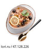 Миска вкусного супа Ашан на белом фоне. Стоковое фото, фотограф Pixel_shot / Фотобанк Лори
