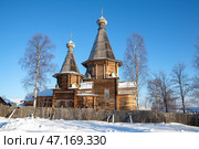 Старинный деревянный Успенский собор. Кемь, Карелия. Стоковое фото, фотограф Анна Карасева / Фотобанк Лори