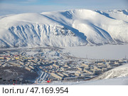 Вид на город Кировск на фоне Хибин, Мурманская область. Редакционное фото, фотограф Анна Карасева / Фотобанк Лори