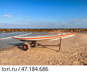 Вид на каяк на берегу моря. Стоковое фото, фотограф Pixel_shot / Фотобанк Лори