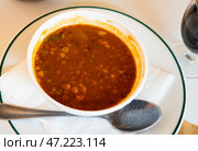 Portion of sopa de lentejas, Spanish lentil soup. Стоковое фото, фотограф Яков Филимонов / Фотобанк Лори