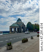 Szczecin, Poland - June, 26, 2022: Waly Chrobrego w Szczecinie. Редакционное фото, фотограф Александр Рыбалка / Фотобанк Лори