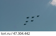 Russian air force aerobatic team Russian Knights SU-27. Стоковое видео, видеограф Алексей Сергеев / Фотобанк Лори