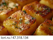 Крупный план тарелки с едой и множеством разноцветных кубиков. Стоковое AI-изображение, AI-художник Ярославский Максим / Фотобанк Лори