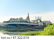 The bank of the river Kazanka with a beautiful view of the Kazan Kremlin. Russia (2022 год). Стоковое фото, фотограф Константин Лабунский / Фотобанк Лори