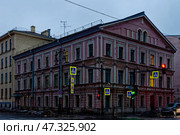 Дом Г. А. Андреева (в настоящее время Дзержинский федеральный суд Центрального района), 1850. Архитектор Павел Екимович Луизе. Санкт-Петербург, улица Рылеева, 31 (улица Восстания, 38) Редакционное фото, фотограф Александр Селезнев / Фотобанк Лори