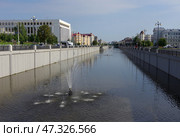 Канал (протока) Булак, Казань, Татарстан (2020 год). Редакционное фото, фотограф Алексей Иванов / Фотобанк Лори