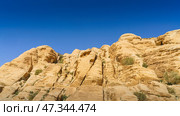 Petra. Wadi Musa, Jordan, panoramic view of Siq Gorge canyon sandstone cliffs and rocks at daytime (2023 год). Стоковое фото, фотограф Сергей Богомяко / Фотобанк Лори