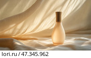 Elegant perfume bottle mockup illuminated by soft natural light on draped fabric. Макет элегантного флакона духов, освещенного мягким естественным светом, на драпированной ткани. Стоковое AI-изображение, AI-художник Katsiaryna Repich / Фотобанк Лори