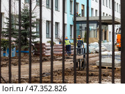 Капитальный ремонт школы №1212. Новоясеневский проспект, 24к3, Москва. Редакционное фото, фотограф Андрей Иванов / Фотобанк Лори