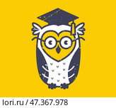 Black icon of smart owl in the hat of college graduate in grunge style. Стоковая иллюстрация, иллюстратор Вячеслав Беспутин / Фотобанк Лори
