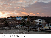 Черное море, Краснодарский край, Туапсинский район, Бухта Михайловская, закат       весной. Стоковое фото, фотограф Александр Циликин / Фотобанк Лори