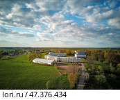 Петергоф. Павильон "Бельведер" в Луговом парке с высоты (2022 год). Редакционное фото, фотограф Литвяк Игорь / Фотобанк Лори