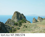 Скалы в Карадагском заповеднике в Крыму (2013 год). Редакционное фото, фотограф Николай Рыбин / Фотобанк Лори