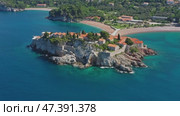 Sveti Stefan island in Montenegro (2022 год). Стоковое видео, видеограф Михаил Коханчиков / Фотобанк Лори
