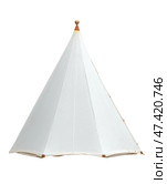 Белая тентовая палатка на белом фоне. White tent on a white background. Стоковое фото, фотограф Татьяна Д / Фотобанк Лори