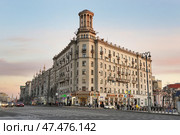 Москва, Тверская улица, 17/28, "дом под юбкой" на закате. Редакционное фото, фотограф Dmitry29 / Фотобанк Лори