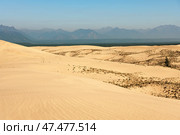 Chara sands and Kodar mountain range. Стоковое фото, фотограф Екатерина Якименко / Фотобанк Лори