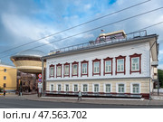 Дом в котором жила семья Цилоковских в Вятке. Улица Преображенская, 16. Музей. Киров (2024 год). Редакционное фото, фотограф Ольга Визави / Фотобанк Лори