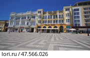 Hotel Astoria dominating Primorskaya Square in Yevpatoria, Crimea. Редакционное фото, фотограф Mikhail Davidovich / Фотобанк Лори