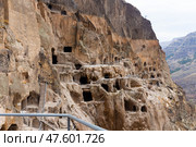 Cave Vardzia city in Georgia, famous tourist place. Стоковое фото, фотограф Яков Филимонов / Фотобанк Лори