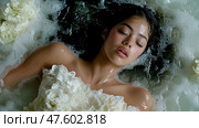 Serene Submersion: A Woman in a Bubbly Bath. Стоковое AI-изображение, AI-художник Данила Большаков / Фотобанк Лори