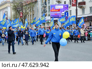 Шествие партии ЛДПР в День Победы. Город Тюмень (2017 год). Редакционное фото, фотограф Александр Тараканов / Фотобанк Лори
