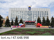 Город Тюмень. Административное здание Тюменской городской Администрации и городской Думы (2017 год). Стоковое фото, фотограф Александр Тараканов / Фотобанк Лори