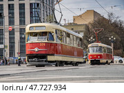 Исторические трамваи в городе. Парад трамваев в Москве, трамвай Tatra T2. Редакционное фото, фотограф Сергей Чупахин / Фотобанк Лори