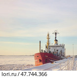 Землесос на пирсе морского-речного вокзала Северной Двины (2018 год). Редакционное фото, фотограф Nanaccept / Фотобанк Лори