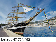 Monaco, Monaco Ville, Monte-Carlo, 2015.09.04: Four-masted barque ship, the Russian training ship is in the port of Hercules in Monaco, in the program of the Year of Russia in Monaco, sunny day. Редакционное фото, фотограф Vladimir Drozdin / Фотобанк Лори