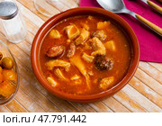 Madrid-style tripe served on table. Стоковое фото, фотограф Яков Филимонов / Фотобанк Лори