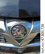 Британский Vauxhall  - эмблема с гордым грифоном. Редакционное фото, фотограф stargal / Фотобанк Лори