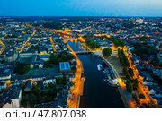 Evening aerial view of city of Laval and the Mayenne river. France. Стоковое фото, фотограф Яков Филимонов / Фотобанк Лори