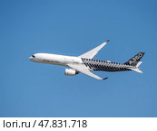 Moscow Russia Zhukovsky Airfield 31 August 2019: Passenger aircraft Airbus A350 in the demonstration flight of the international aerospace salon MAKS-2019. Стоковое фото, фотограф Фотограф / Фотобанк Лори