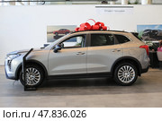 Автомобиль HAVAL JOLION в автосалоне Авторусь. Московская область, Подольск, пр-т Юных Ленинцев, дом 1И. Редакционное фото, фотограф Яна Королёва / Фотобанк Лори