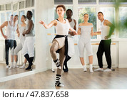 Ballerina dances dance at rehearsal in choreographic studio. Стоковое фото, фотограф Яков Филимонов / Фотобанк Лори