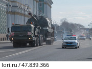 Транспортировка тяжелой военной техники. Подготовка к военному параду в честь Дня Победы. Санкт-Петербург (2022 год). Редакционное фото, фотограф Виктор Карасев / Фотобанк Лори