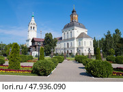 Старинная церковь Рождества Христова (Николозарецкая церковь) солнечным июльским днем. Тула (2024 год). Редакционное фото, фотограф Виктор Карасев / Фотобанк Лори