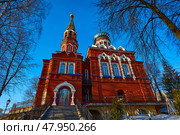 Храм Казанской иконы Божией Матери — православный храм в Ижевске, база епархиального Отдела образования и религиозной катехизации Ижевской и Удмуртской епархии.город Ижевск, The Church of the Kazan Icon of the Mother of God is an Orthodox church in Izhevsk, the base of the diocesan Department of Education and Religious Catechesis of the Izhevsk and Udmurt Diocese. Izhevsk city. Редакционное фото, фотограф Юрий Карачев / Фотобанк Лори