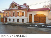 Дом-музей А.В. Суворова в городе Ижевске. Старинный купеческий дом Ижевская Епархия православной церкви House-museum of A.V. Suvorov in the city of Izhevsk. Old merchant house Izhevsk Diocese of the Orthodox Church. Редакционное фото, фотограф Юрий Карачев / Фотобанк Лори