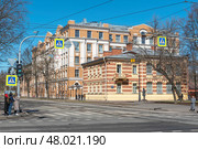 22-я линия В.О. Городской дом начальных училищ (Училищный дом) им. С. П. Боткина -  Училищный дом им. С. П. Боткина. Санкт-Петербург.  Городской училищный дом в память 19 февраля 1861 г. -  Учебный корпус Боткинского училища -  СПБГУ . Юридический факультет. Редакционное фото, фотограф Александр Щепин / Фотобанк Лори