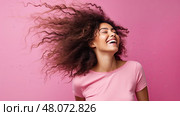 smile happy woman pink background Finally in ai generated. Стоковое AI-изображение, AI-художник Vectorwin / Фотобанк Лори